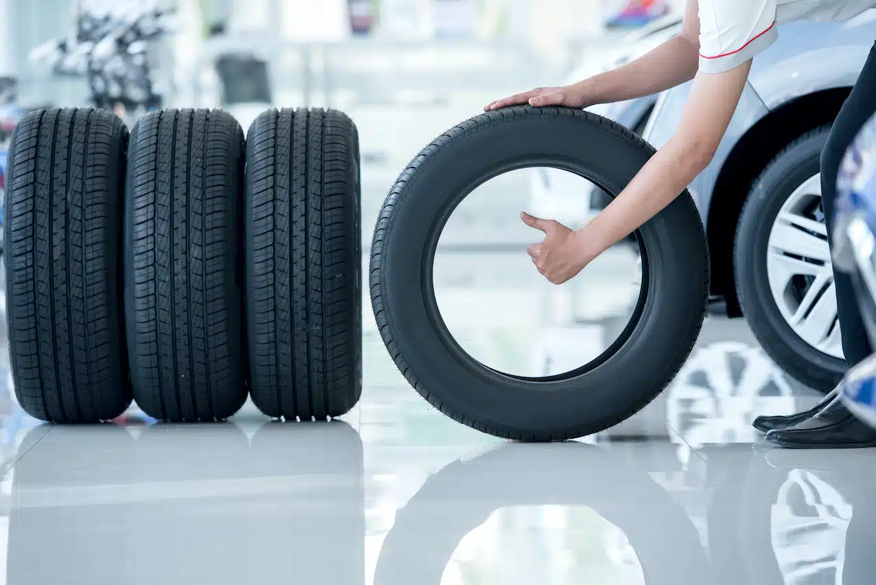 On vous fait découvrir les tests des meilleurs pneus